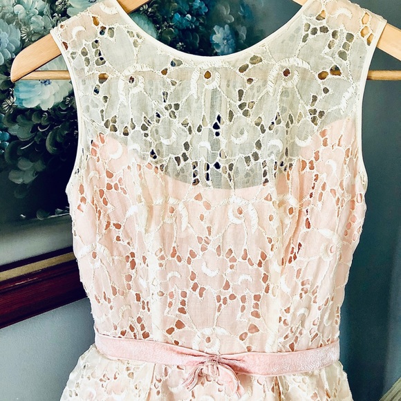 50’s Prom Dreams 👄 - Picture 5 of 11